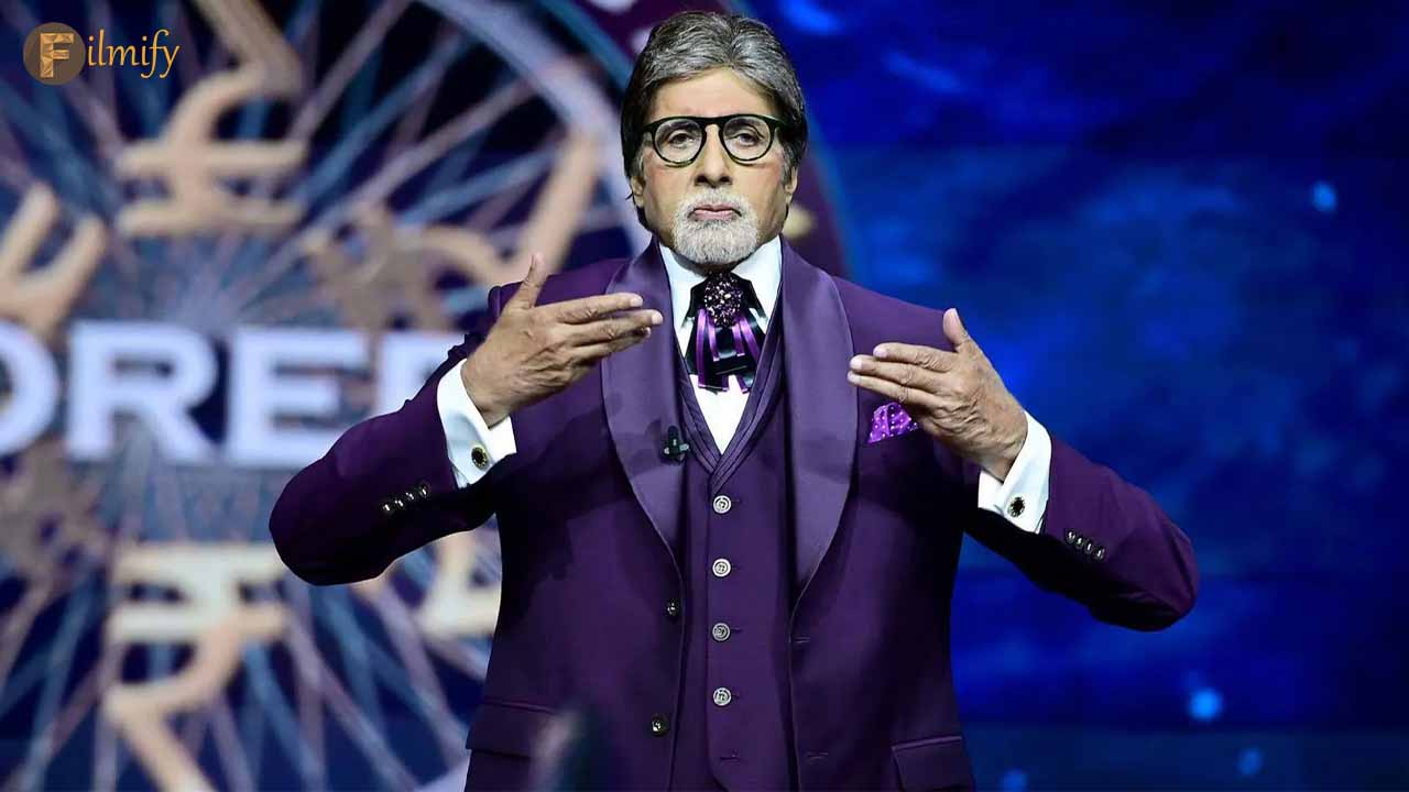 Bollywood vs. South Cinema Debate: Amitabh Bachchan disagrees that the South is doing better than Bollywood.