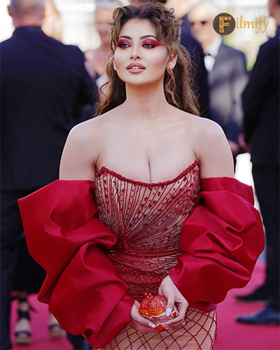 Glamorous Red Carpet Looks of Urvashi Rautela at the 77th Festival de Cannes