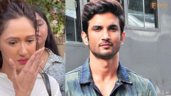 Krissann gets emotional at Sushanth Singh Rajput's prayer meet