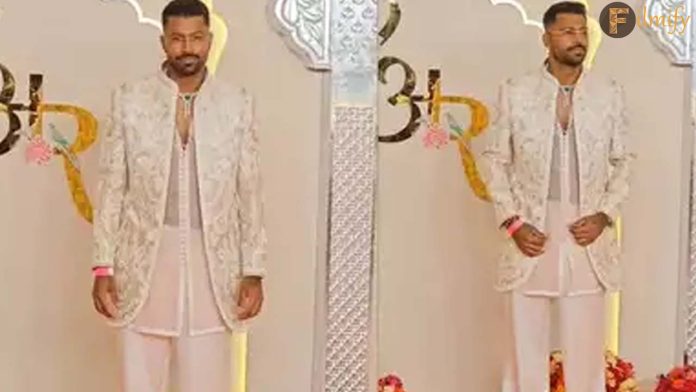 Hardik Pandya who is on Anant Ambani's team groove at The Ambani's Wedding