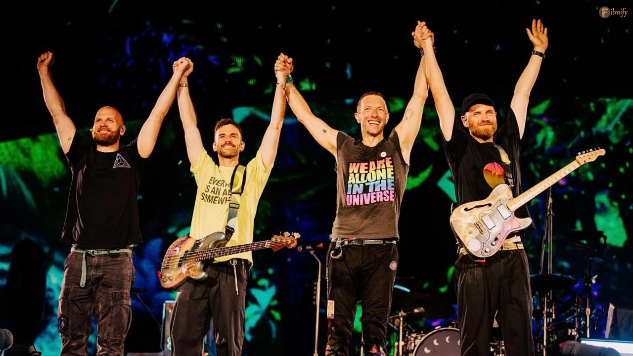 Coldplay craze leads to crash. Check out fans' reaction